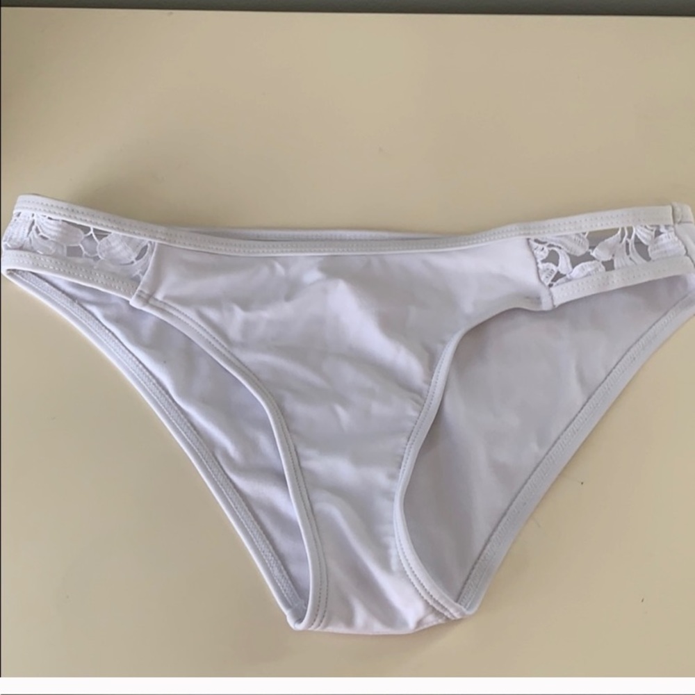 Bathing suit bottom bundle - Picture 2 of 5